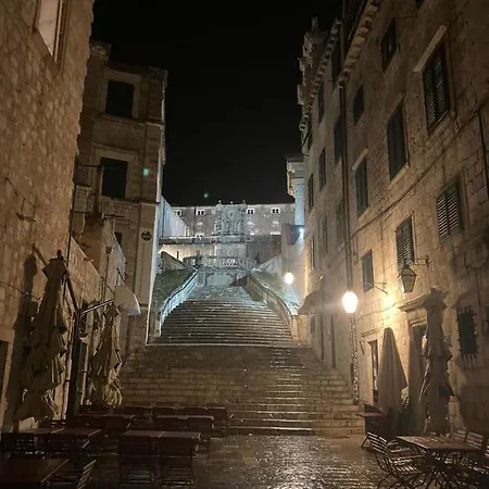 Πανσιόν Vjera Ντουμπρόβνικ