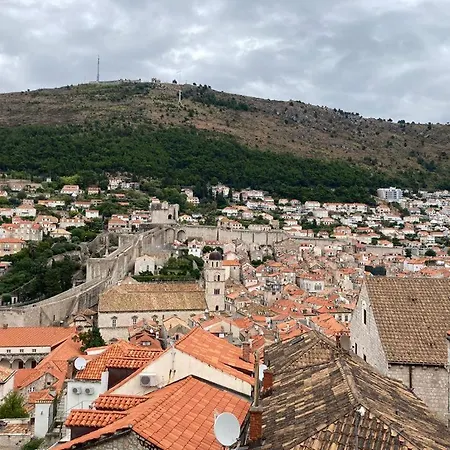 Πανσιόν Vjera