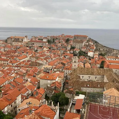 Πανσιόν Vjera