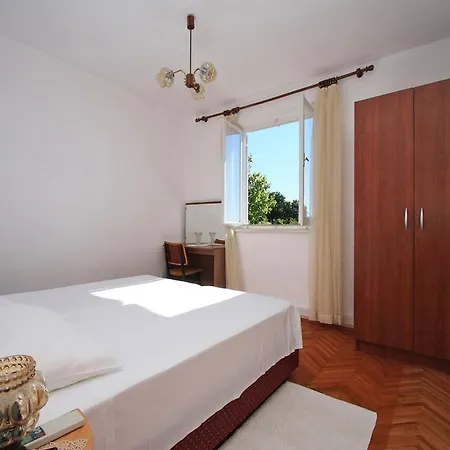 Guest house Vjera 2*