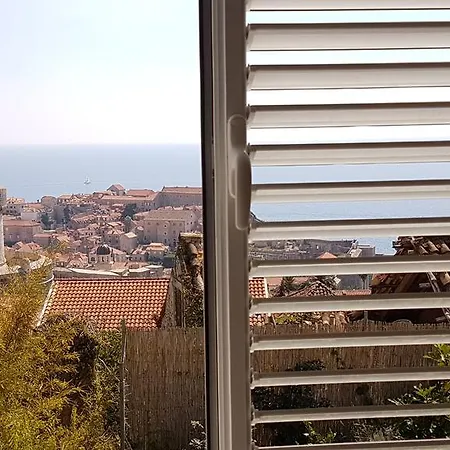 Πανσιόν Vjera Ντουμπρόβνικ