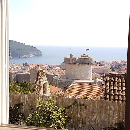 Πανσιόν Vjera