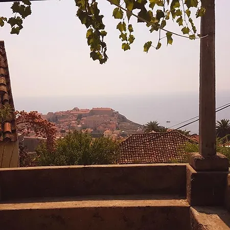 Πανσιόν Vjera Ντουμπρόβνικ
