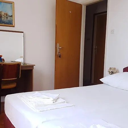 Guest house Vjera 2*